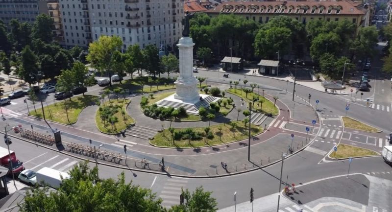 Piazza Risorgimento vista dall’alto, davanti a Saudade Brasil